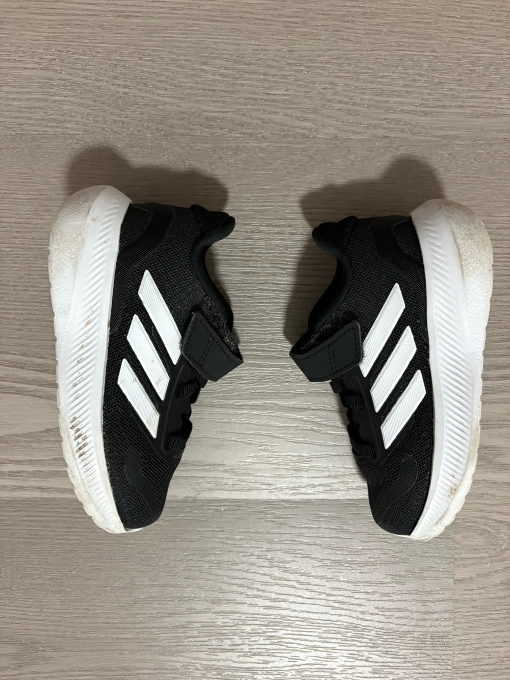 ADIDAS RUNFALCON 5 SNEAKERS